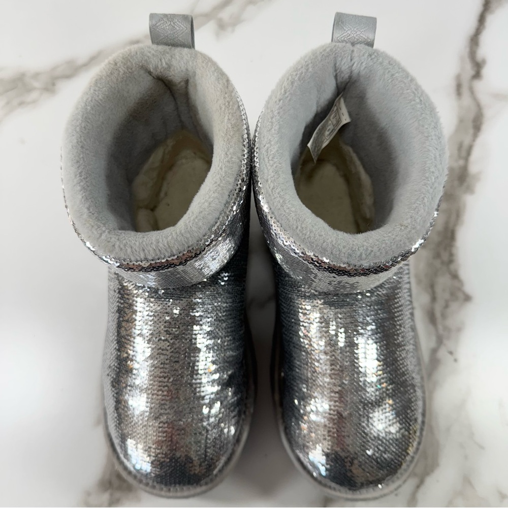 UGG Classic Mini Mirror Ball Silver Sequin Girl’s Boots, 1 (Little Girl) - Picture 5 of 11